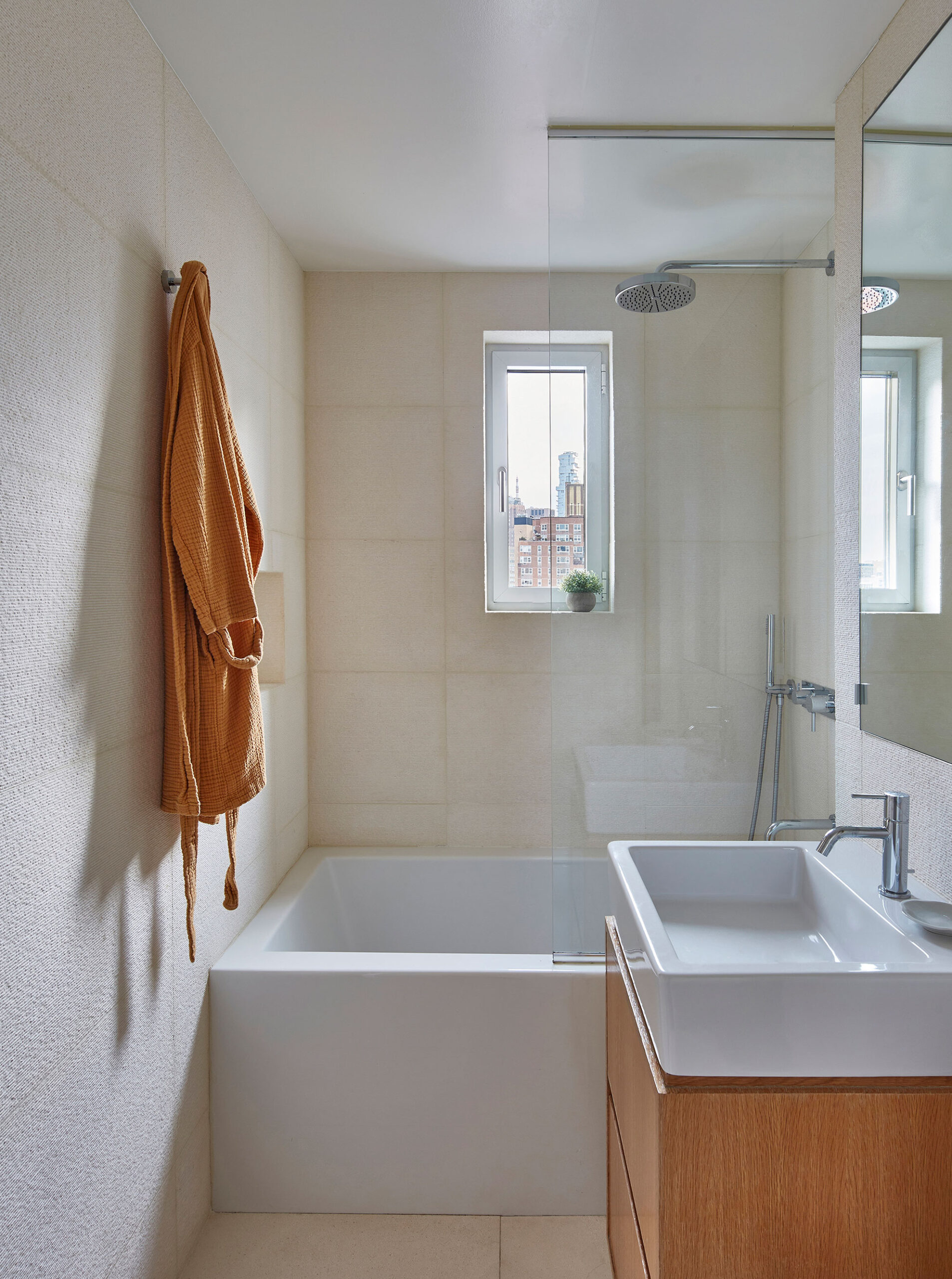 Small bathroom in the West Village - interior design